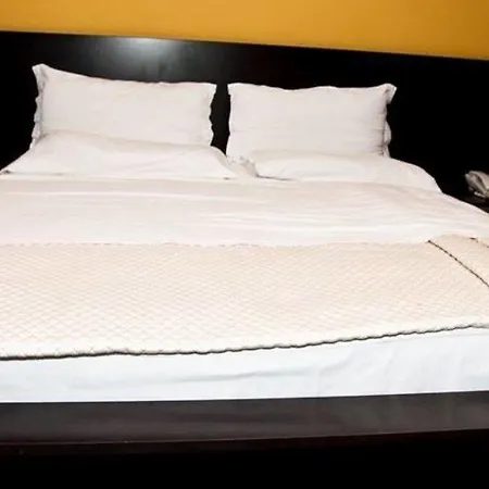 Otel House & Restaurant