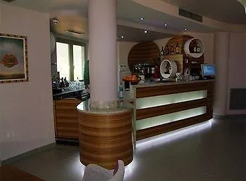 Otel House & Restaurant Tiran