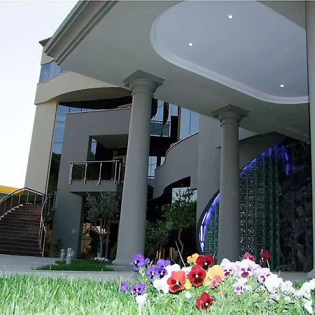 House & Restaurant Отель 4*