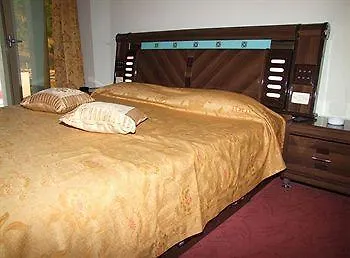 House & Restaurant Otel Tiran