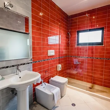 Otel House & Restaurant Tiran