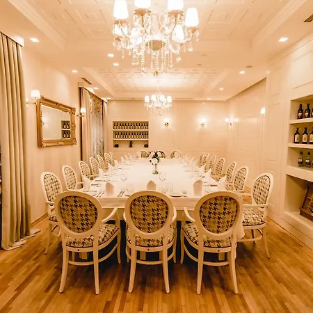 House & Restaurant Otel Tiran