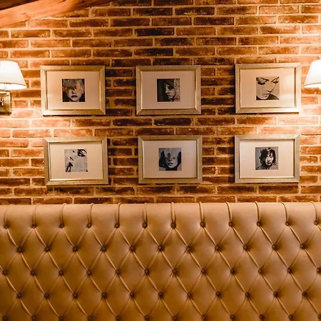 Отель House & Restaurant