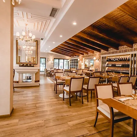 Отель House & Restaurant