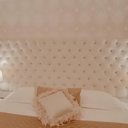 House & Restaurant 4* Tiran