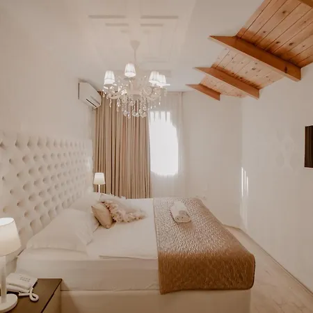 House & Restaurant 4*