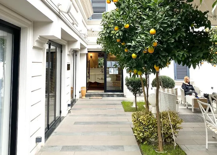 House & Restaurant Szálloda Tirana