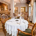 House & Restaurant 4* 티라나
