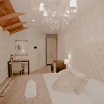 House & Restaurant 4* 티라나