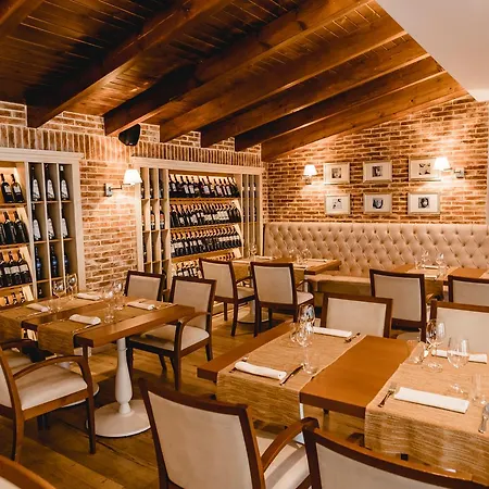 House Hotel&restaurant 4*