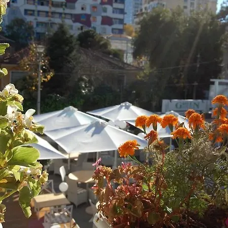 House & Restaurant Szálloda Tirana