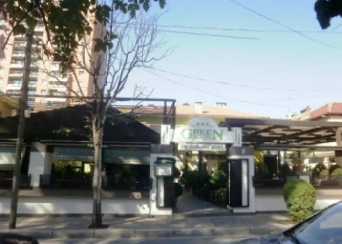 House & Restaurant 4* 티라나