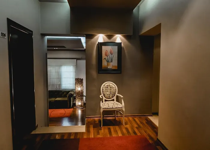 House Hotel&restaurant Hotel Tirana