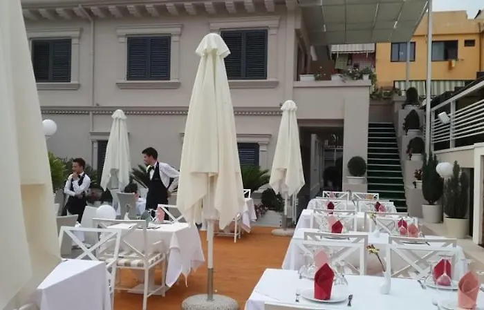 House & Restaurant 4* 티라나