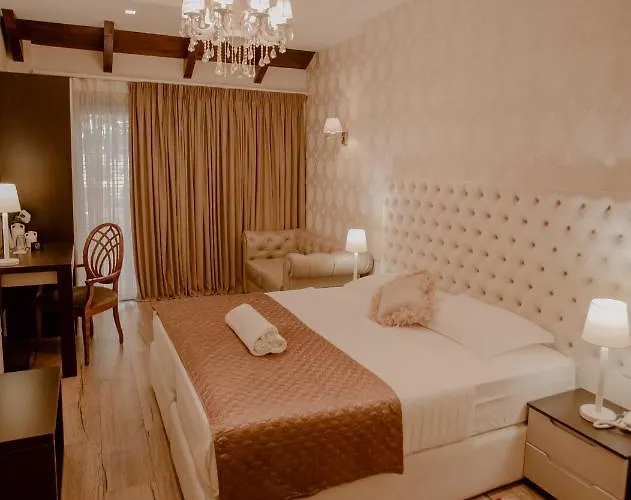 호텔 House & Restaurant 4*