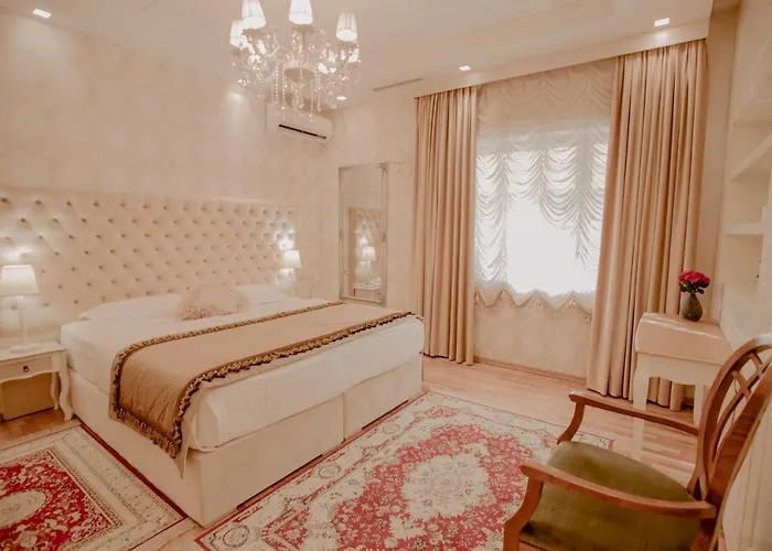 House & Restaurant 4* 티라나