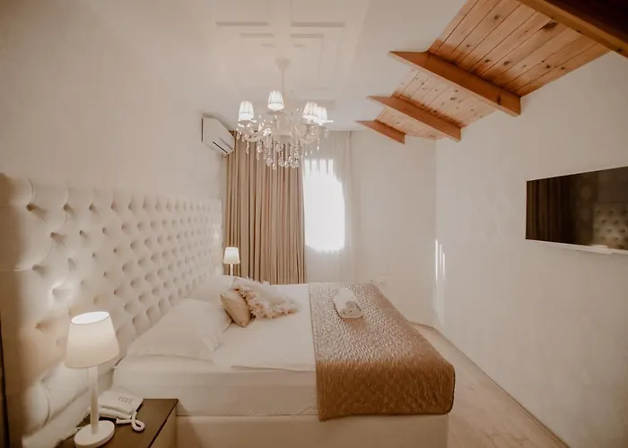House Hotel&restaurant 4*